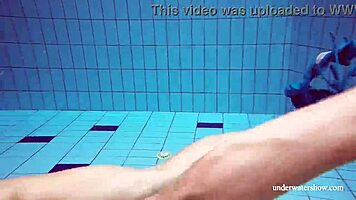 Underwater Show секс и порно видео. Бесплатное HD Underwater Show секс видео
